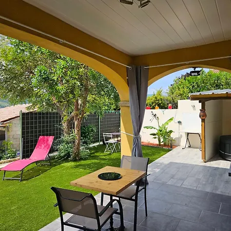 Apartamento Avec Piscine Et Privas