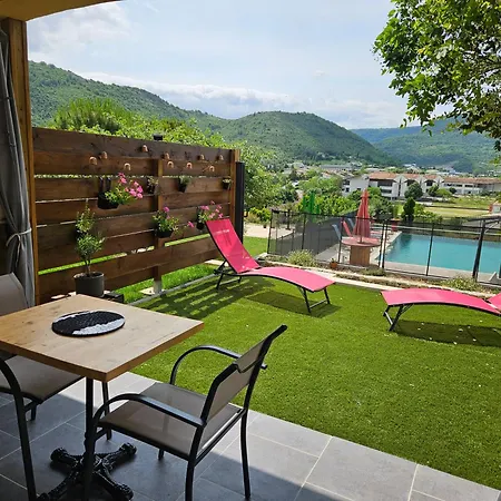 Avec Piscine Et * Privas