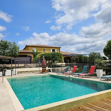 Apartamento Avec Piscine Et Privas