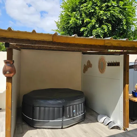Le Coin - Vue Montagnes Et Jacuzzi Prive Apartment